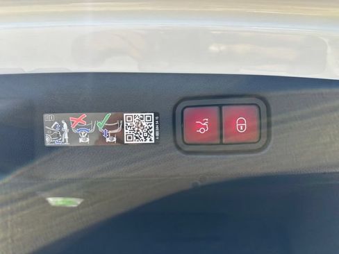 New 2026 Mercedes-Benz E 450 4MATIC Sedan image 37