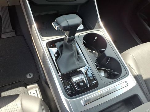 New 2026 Kia Carnival EX FWD image 24