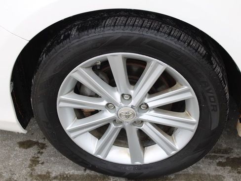 Used 2012 Toyota Camry XLE image 11