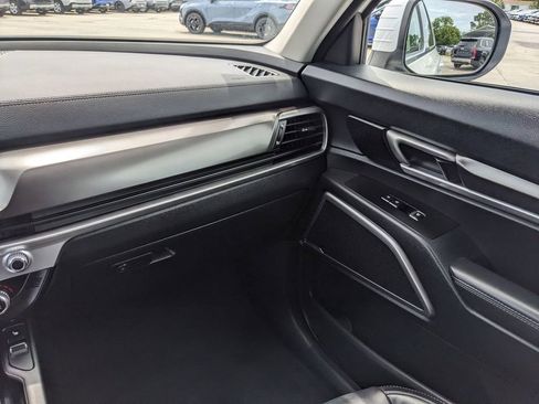Used 2025 Kia Telluride S image 18