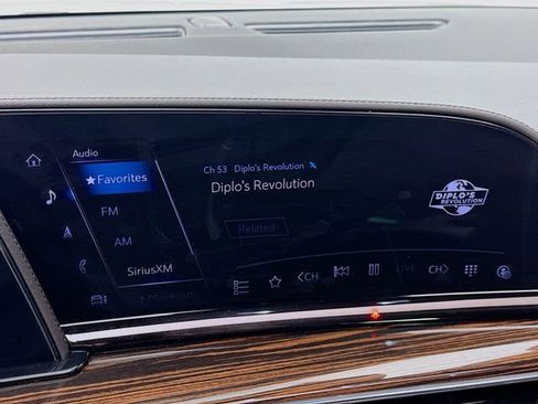 Used 2023 Cadillac Escalade Premium Luxury w/ Performance Package image 17