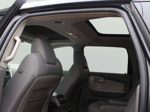 Used 2009 Chevrolet Traverse LT image 9