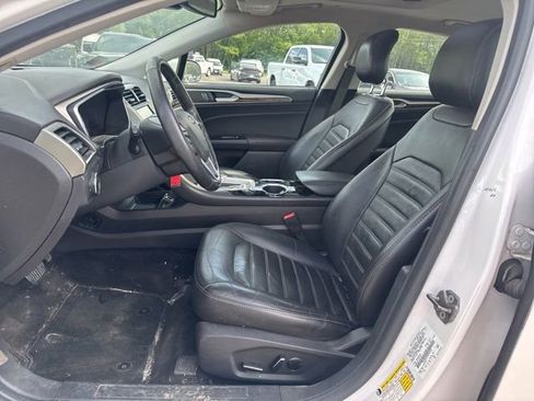 Used 2013 Ford Fusion SE FWD image 15