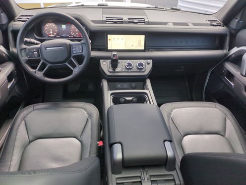 Used 2024 Land Rover Defender 110 X-Dynamic SE image 24
