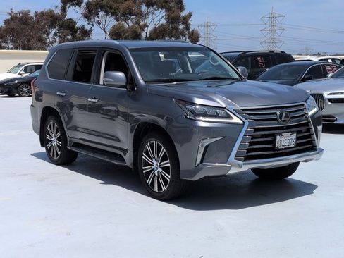 Used 2018 Lexus LX 570 4WD w/ Luxury Package image 3