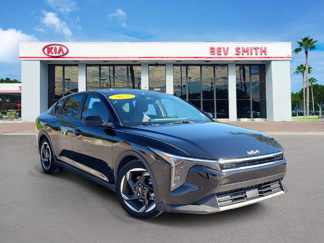 Certified 2025 Kia K4 EX FWD image 1