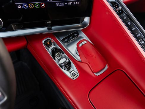 Used 2021 Chevrolet Corvette Stingray Premium Conv w/ Z51 Performance Package image 36