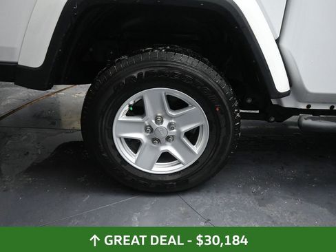 Used 2022 Jeep Gladiator Sport image 19
