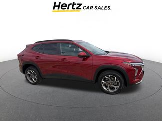 Used 2025 Chevrolet Trax LT video 1