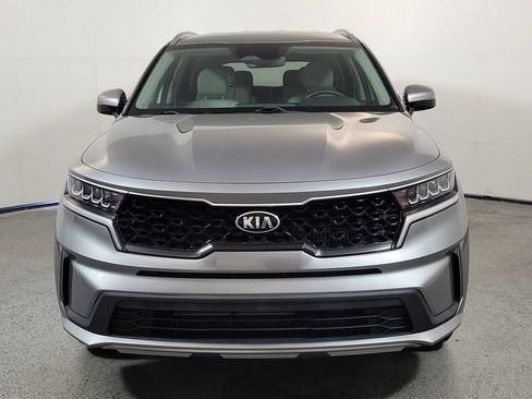 Used 2021 Kia Sorento S FWD image 2