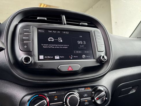 Used 2025 Kia Soul LX w/ LX Technology Package FWD image 20