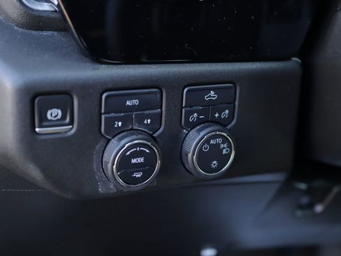 Used 2023 Chevrolet Silverado 1500 LT image 10