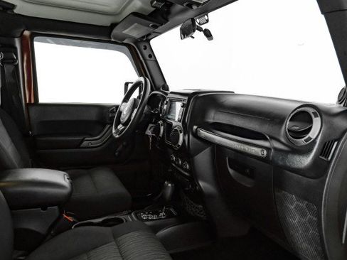 Used 2012 Jeep Wrangler Unlimited Sport image 10