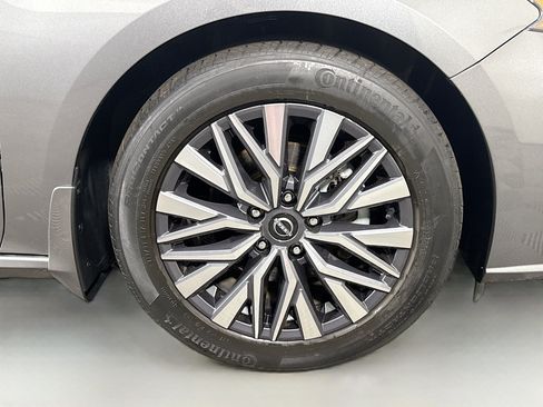 Used 2023 Nissan Altima 2.5 SV FWD image 32