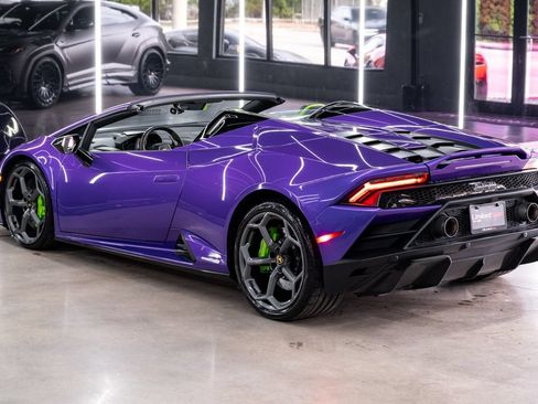Used 2023 Lamborghini Huracan EVO RWD image 15