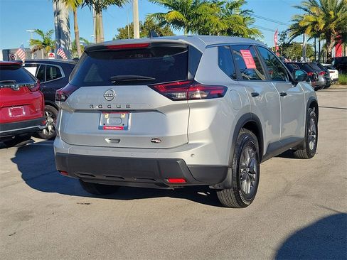 Certified 2025 Nissan Rogue S image 6