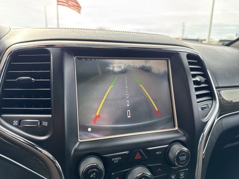 Used 2014 Jeep Grand Cherokee Overland w/ Advanced Technology Group image 26