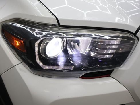 Used 2017 Toyota Tacoma TRD Pro image 26