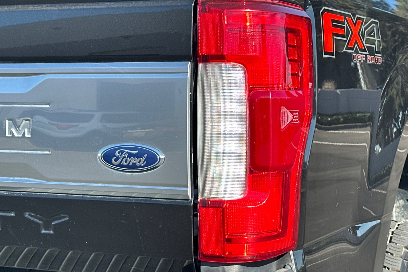 Used 2019 Ford F250 Platinum w/ Platinum Ultimate Package AWD/4WD image 46
