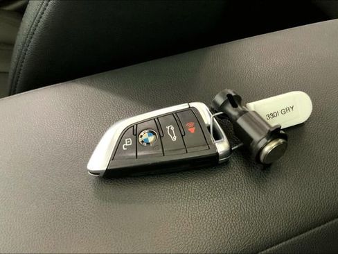 Used 2019 BMW 330i Sedan w/ Convenience Package image 12