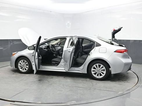 Used 2024 Toyota Corolla LE w/ LE Convenience Package FWD image 44