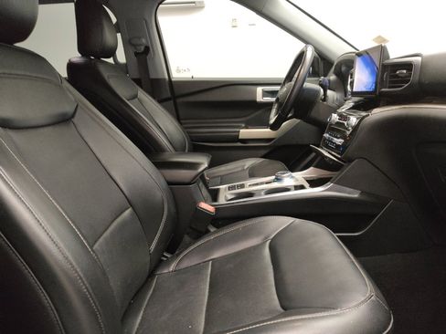Used 2021 Ford Explorer Limited w/ Equipment Group 301A image 21