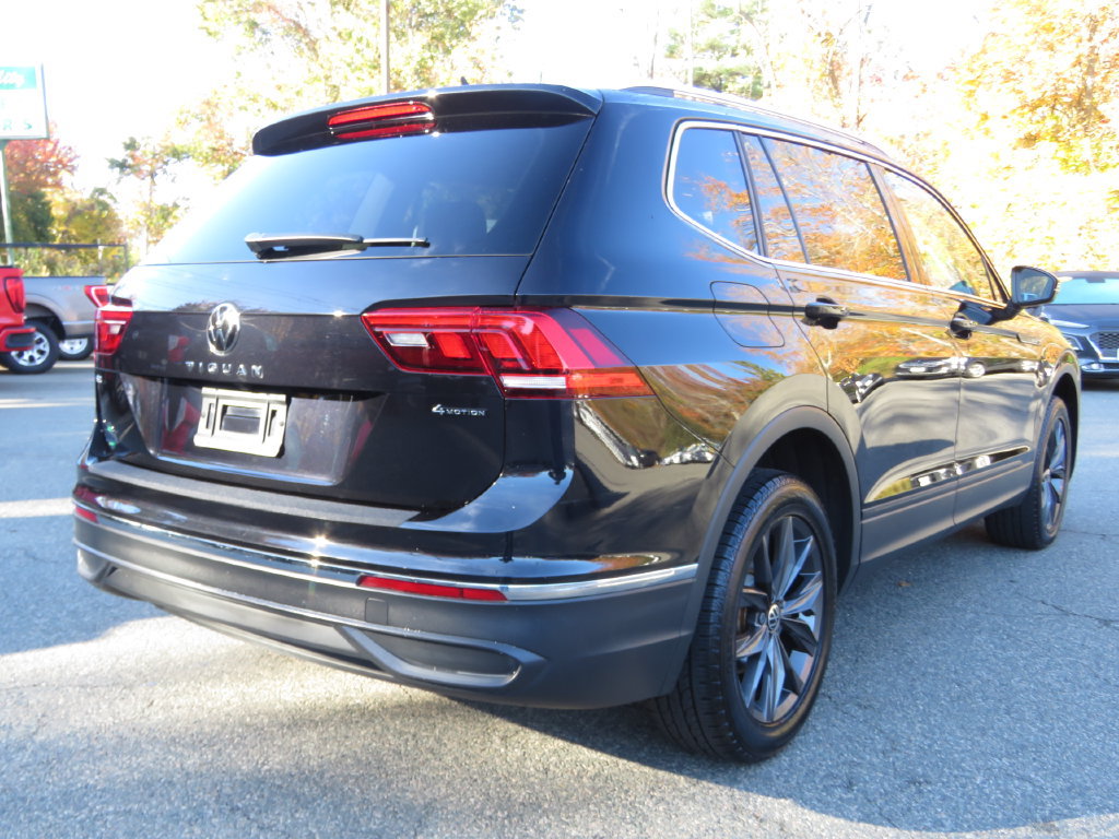 Used 2022 Volkswagen Tiguan SE w/ Panoramic Sunroof Package AWD/4WD image 5