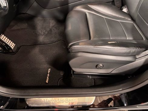 Used 2018 Mercedes-Benz GLC 300 4MATIC image 11