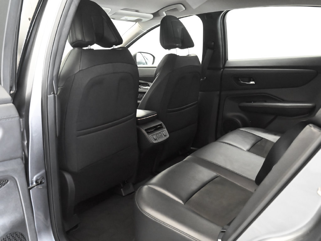 Used 2023 Nissan Ariya AWD image 31