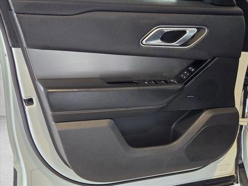 Used 2019 Land Rover Range Rover Velar S AWD/4WD image 17