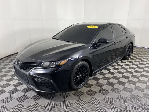 Used 2021 Toyota Camry SE AWD/4WD image 8