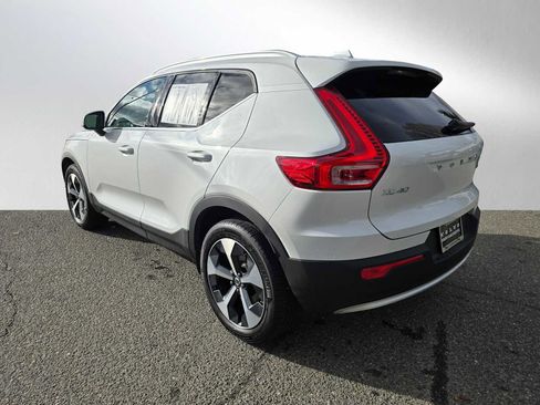 Used 2025 Volvo XC40 B5 Core w/ Protection Package Premier image 5