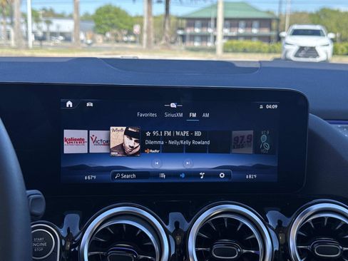 Used 2025 Mercedes-Benz GLA 250 image 25