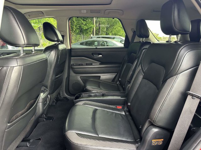 Used 2023 Nissan Pathfinder SL w/ SL Premium Package AWD/4WD image 19