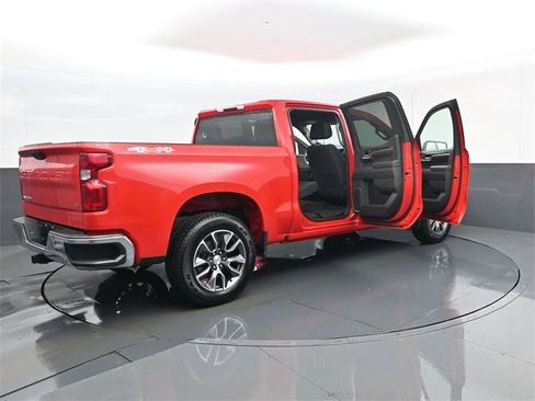 Used 2023 Chevrolet Silverado 1500 LT image 30