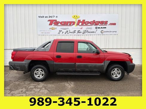 Used 2005 Chevrolet Avalanche LS image 1