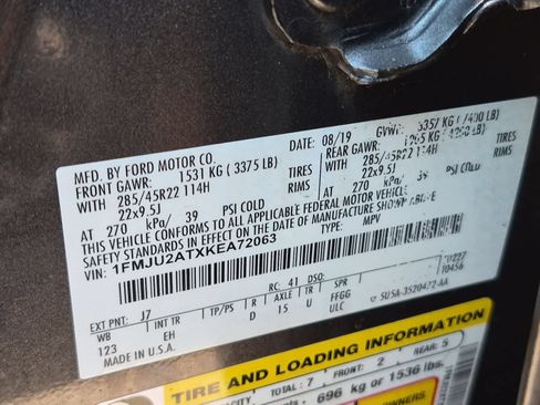 Used 2019 Ford Expedition Limited w/ Equipment Group 302A AWD/4WD image 38