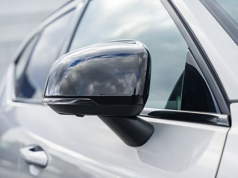 Used 2024 Volvo XC40 B5 Plus w/ Protection Package Premier image 16