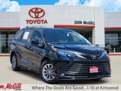 Certified 2026 Toyota Sienna XLE
