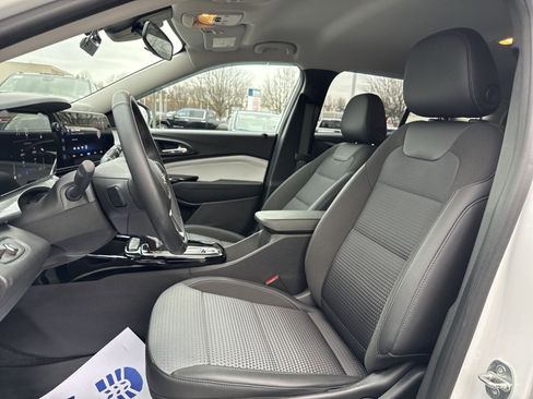 Used 2024 Chevrolet Trax LT w/ Driver Confidence Package image 12