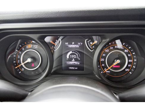Used 2024 Jeep Wrangler Sport AWD/4WD image 17