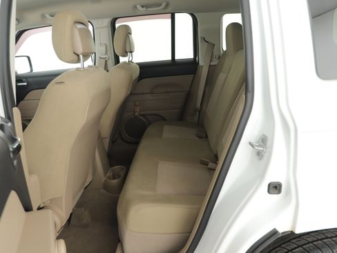 Used 2015 Jeep Patriot Sport FWD image 12
