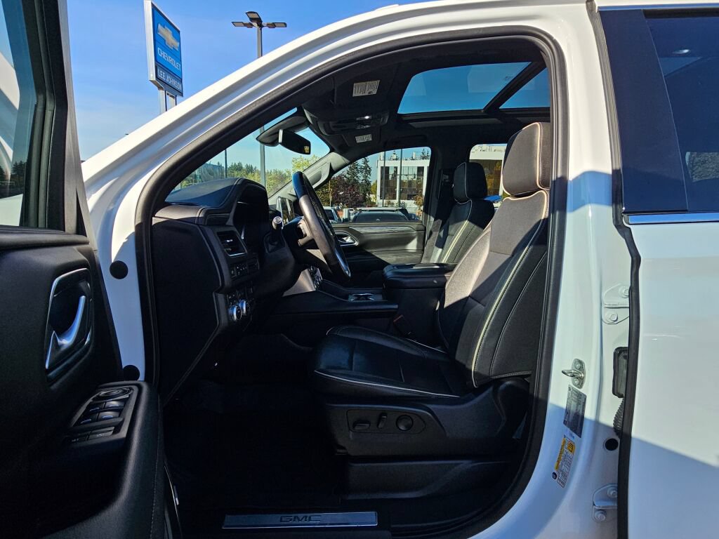 Certified 2022 GMC Yukon XL SLT w/ Max Trailering Package AWD/4WD image 24