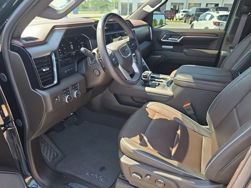 Used 2024 GMC Sierra 1500 Denali AWD/4WD image 11