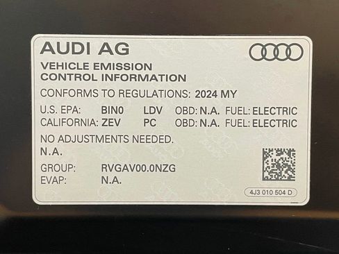 Used 2024 Audi e-tron GT Premium Plus w/ Performance Package image 48