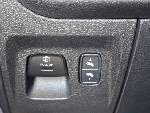 Used 2025 RAM 1500 Laramie image 29