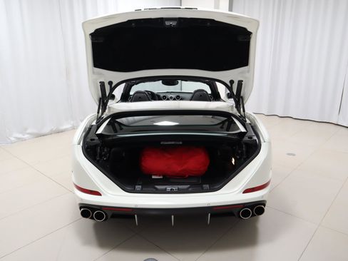 Used 2016 Ferrari California T image 22