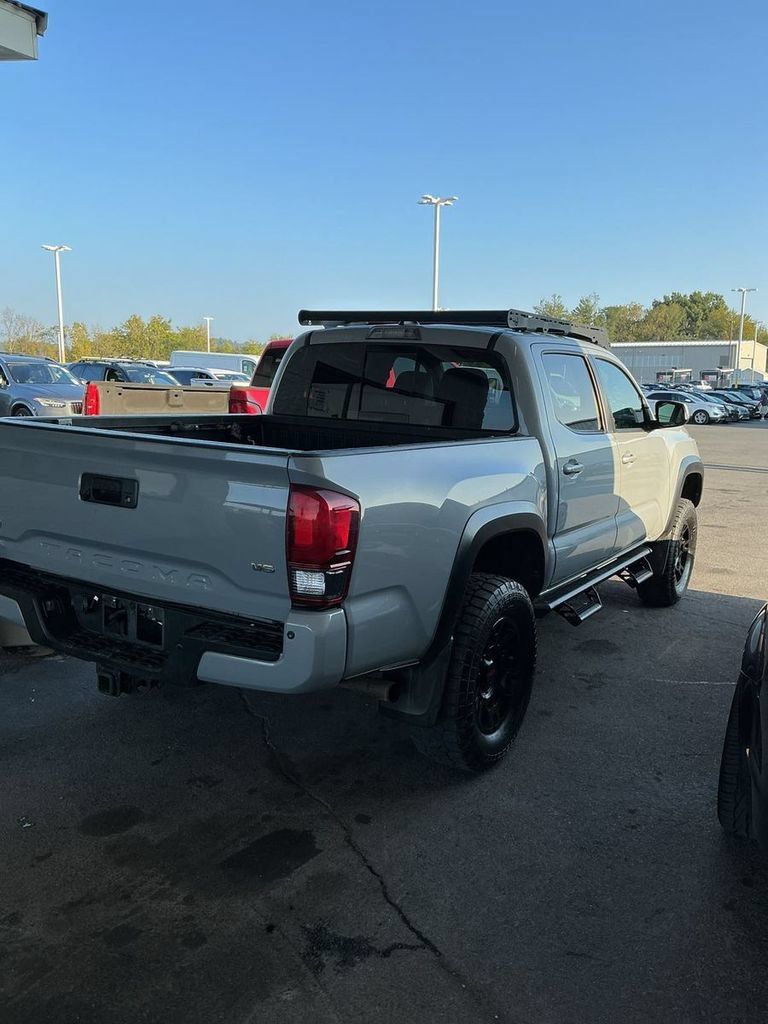 Used 2019 Toyota Tacoma TRD Off-Road AWD/4WD image 3