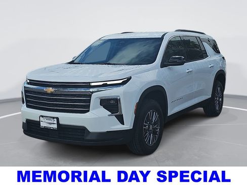 New 2026 Chevrolet Traverse LT w/ Sun and Wheel Package FWD image 7