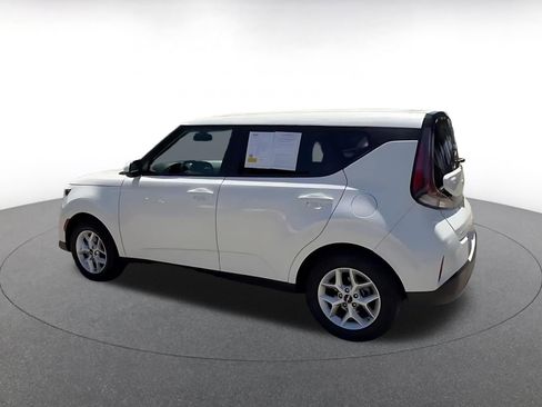 Used 2025 Kia Soul LX w/ LX Technology Package image 9